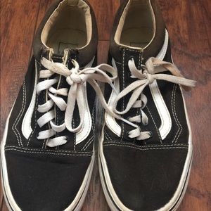 Vans black and white
